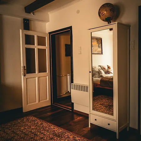 Kishaz Apartment